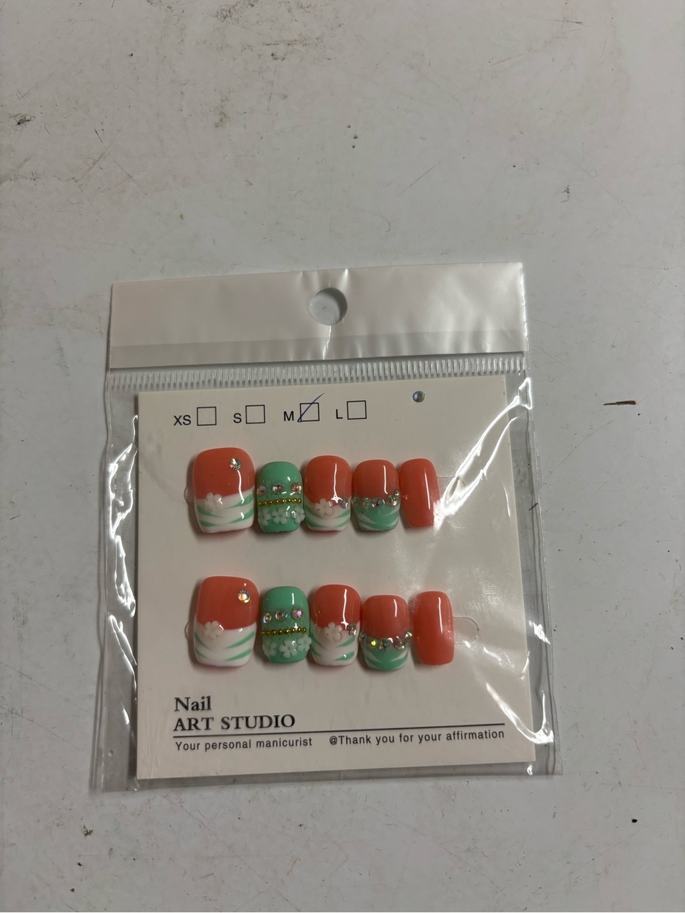 Decorative Press-On Nail Set - Coral & Mint